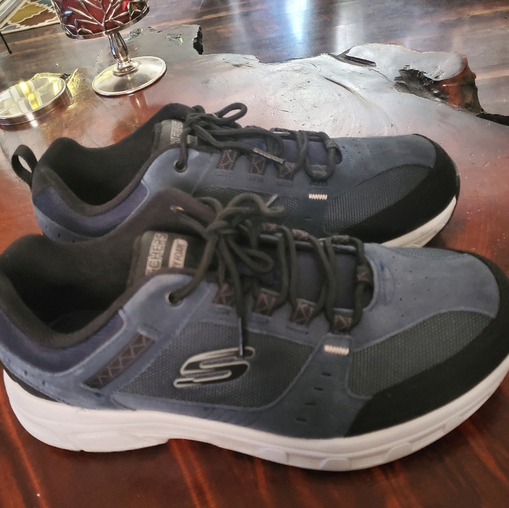 Skechers Mens shoes